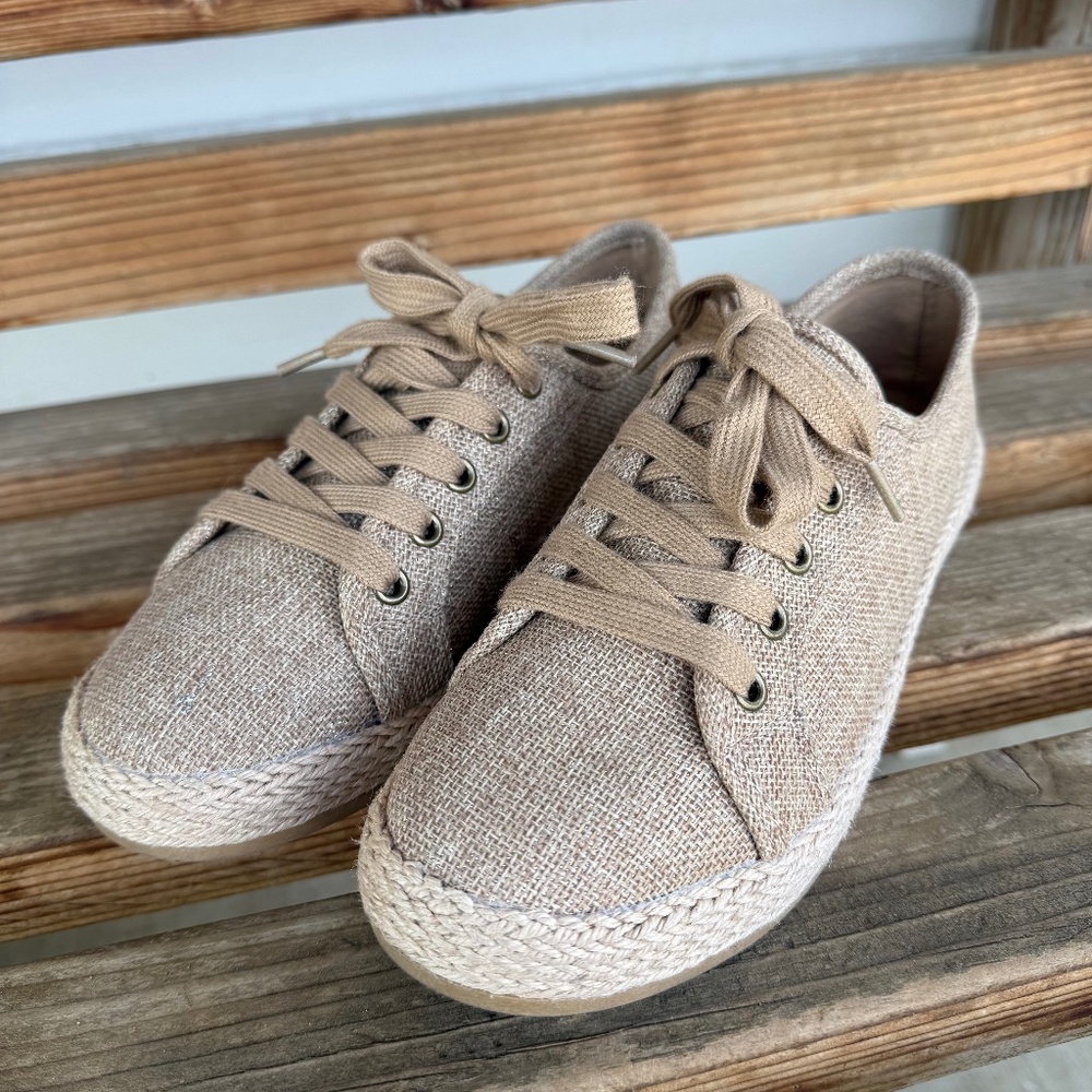 Tommy Bahama Galana beige canvas lace-up espadrille sneakers 8M